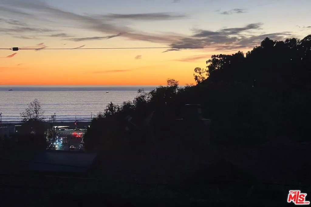 275 Amalfi Drive, Santa Monica, California 90402 home-pic-32